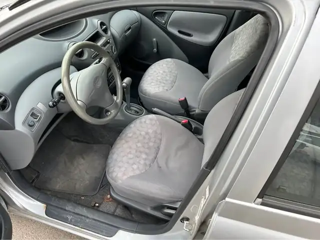 2000 Toyota Echo Sedan - Photo 5