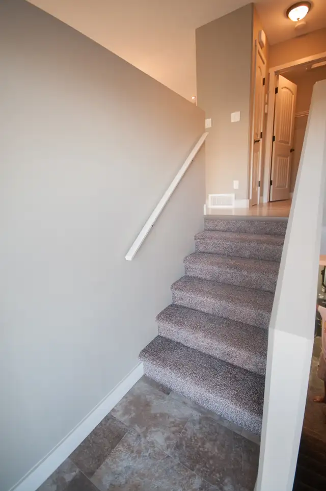 Modern 3 Bedroom / 2 Bathroom Room Unit - Photo 5