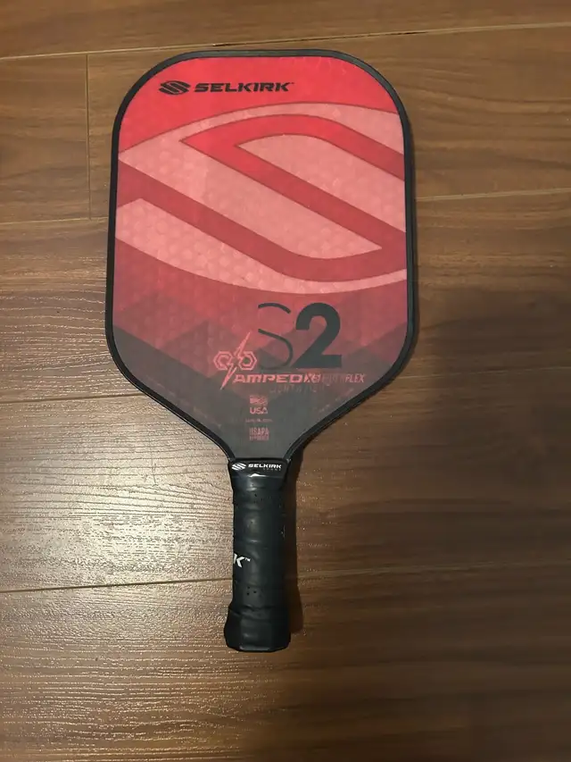 Selkirk S2 pickleball paddle