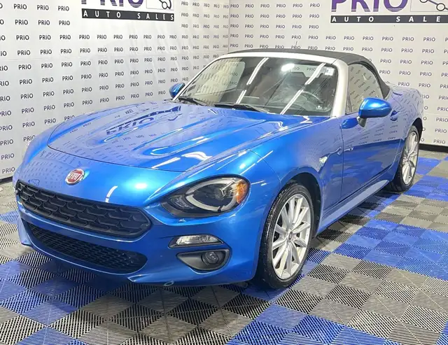 2017 FIAT 124 Spider - Photo 2
