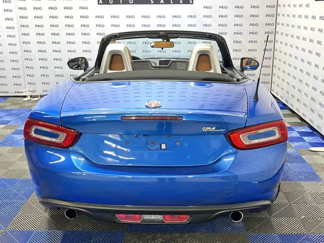 2017 FIAT 124 Spider - Photo 6
