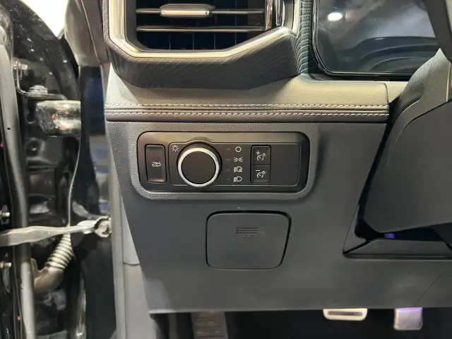 2025 Ford Mustang - Photo 12