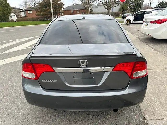 2011 Honda Civic 4dr Auto DX-G - Photo 5