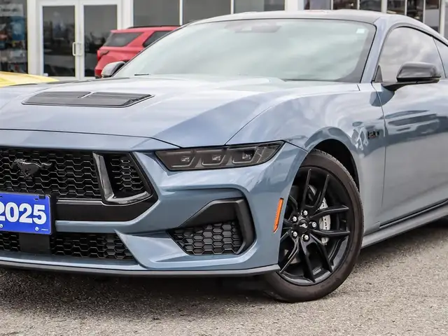 2025 Ford Mustang GT Premium Fastback - Photo 2