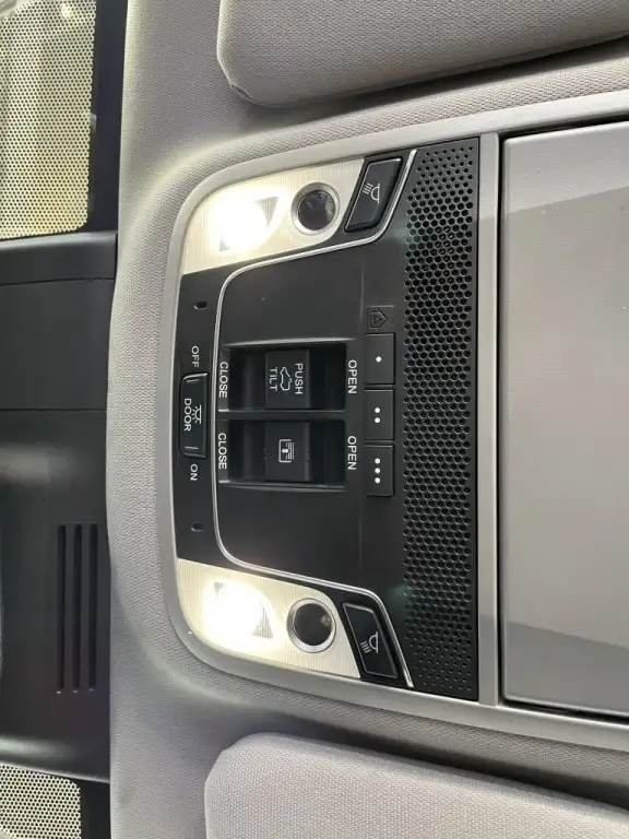 2017 Honda CR-V Touring - Photo 28