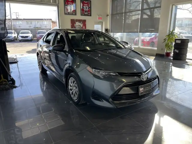 2017 Toyota Corolla LE - Photo 3