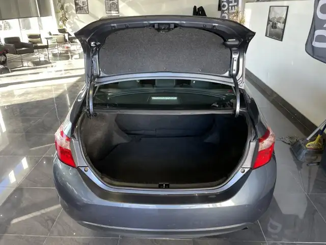 2017 Toyota Corolla LE - Photo 7