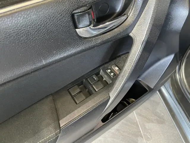 2017 Toyota Corolla LE - Photo 13