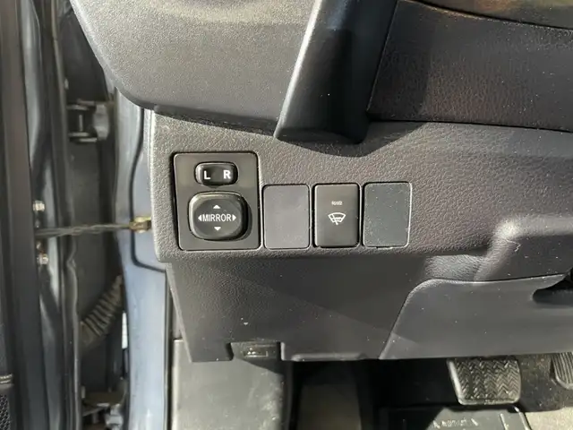 2017 Toyota Corolla LE - Photo 14