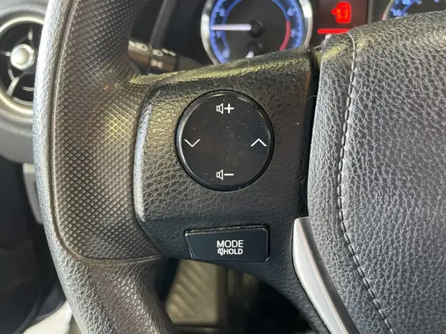 2017 Toyota Corolla LE - Photo 16