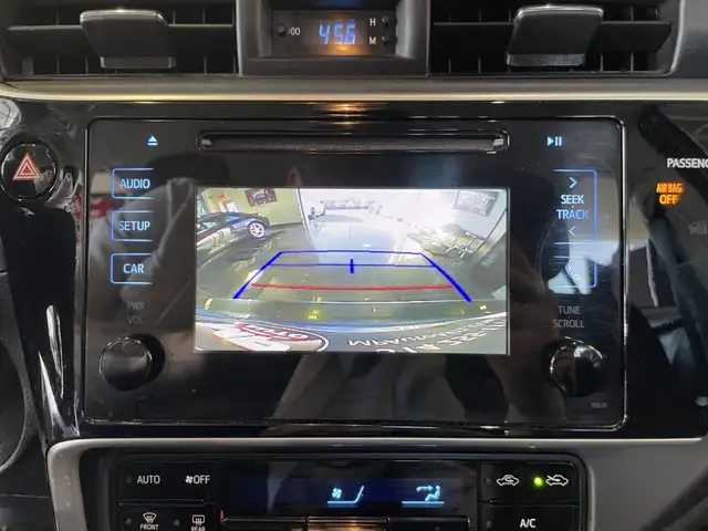 2017 Toyota Corolla LE - Photo 19