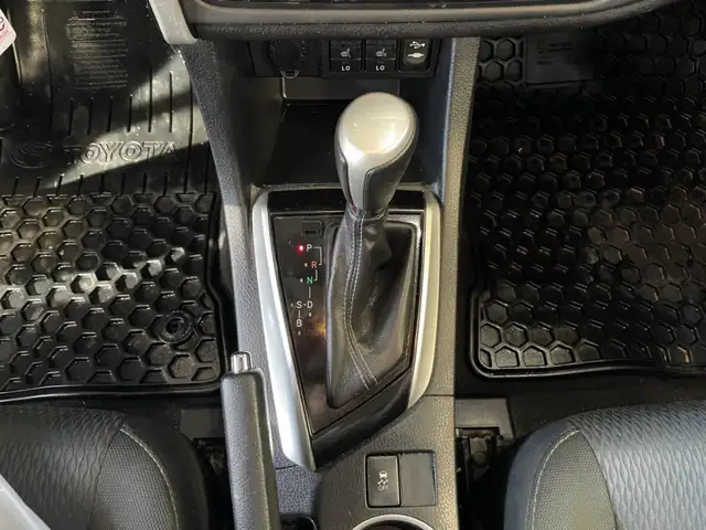 2017 Toyota Corolla LE - Photo 22