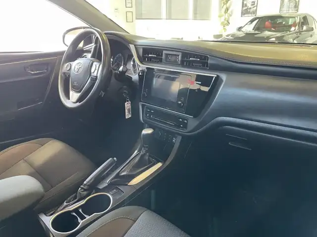 2017 Toyota Corolla LE - Photo 24