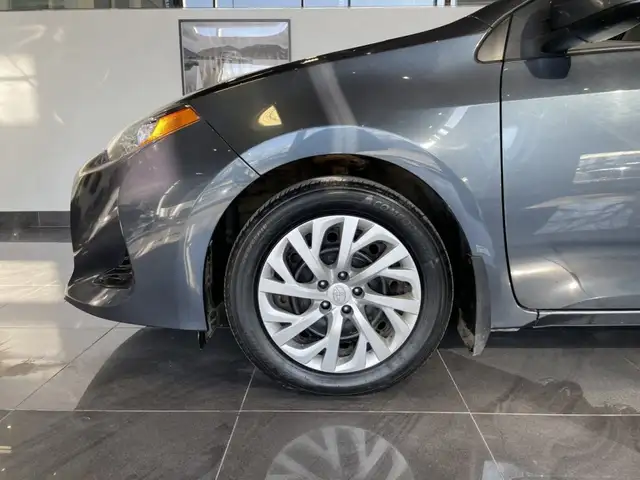 2017 Toyota Corolla LE - Photo 27