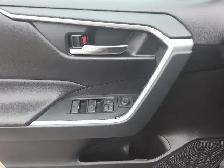 2024 Toyota RAV4 XLE XLE | Adaptive Cruise | Sunroof - Photo 9