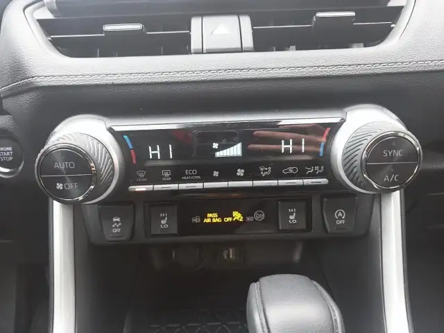 2024 Toyota RAV4 XLE XLE | Adaptive Cruise | Sunroof - Photo 14