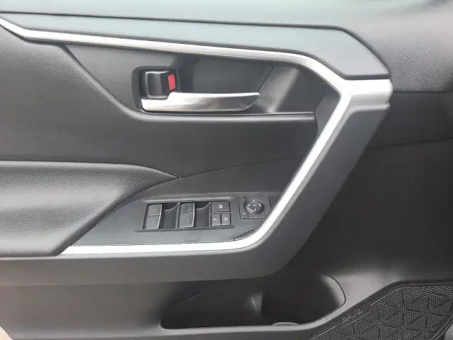 2024 Toyota RAV4 XLE XLE | Adaptive Cruise | Sunroof - Photo 15