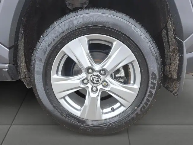 2024 Toyota RAV4 XLE XLE | Adaptive Cruise | Sunroof - Photo 24