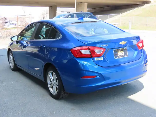 2018 Chevrolet Cruze LT - Photo 4
