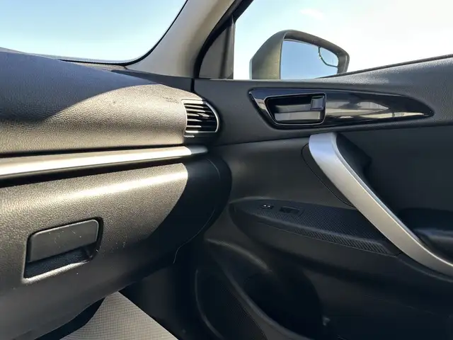 2020 Mitsubishi Eclipse Cross - Photo 21