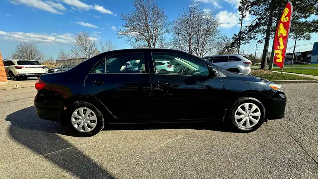 2013 TOYOTA COROLLA 4DR SDN AUTO - HEATED SEATS - AC - POWER LOC - Photo 4