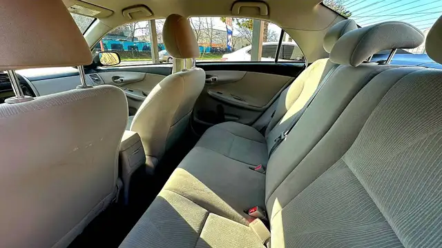 2013 TOYOTA COROLLA 4DR SDN AUTO - HEATED SEATS - AC - POWER LOC - Photo 11