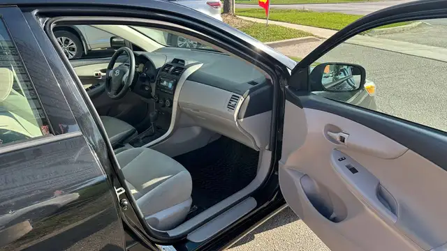 2013 TOYOTA COROLLA 4DR SDN AUTO - HEATED SEATS - AC - POWER LOC - Photo 17