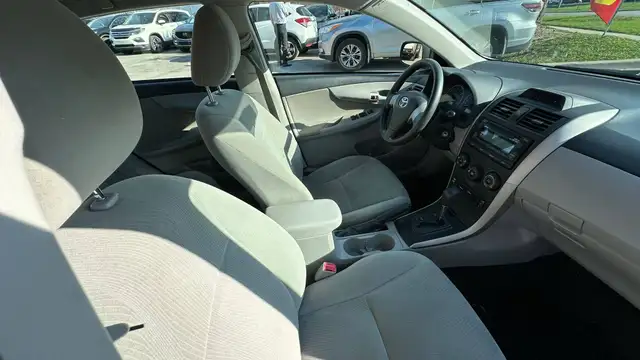 2013 TOYOTA COROLLA 4DR SDN AUTO - HEATED SEATS - AC - POWER LOC - Photo 18