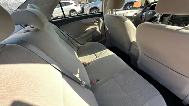 2013 TOYOTA COROLLA 4DR SDN AUTO - HEATED SEATS - AC - POWER LOC - Photo 19