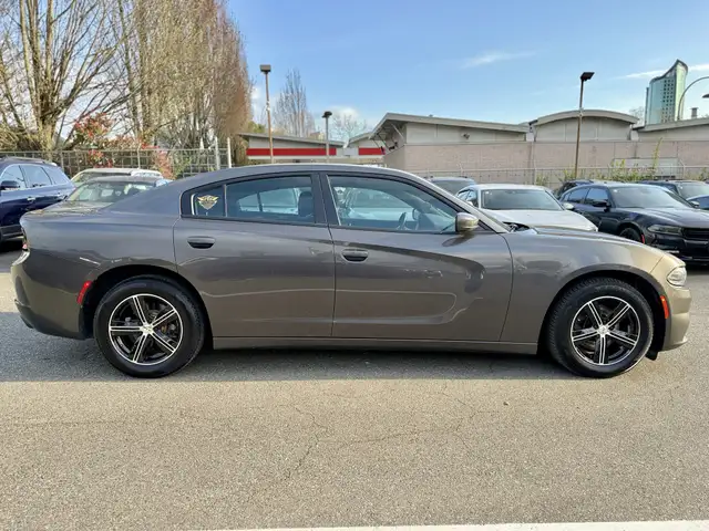 2019 Dodge Charger SXT | NO ACCIDENTS | LOCAL BC CAR | - Photo 4