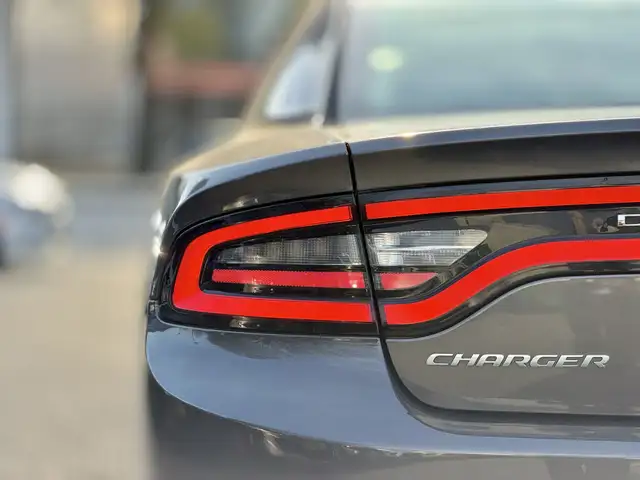 2019 Dodge Charger SXT | NO ACCIDENTS | LOCAL BC CAR | - Photo 11