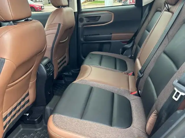 2025 Ford Bronco Sport Outer Banks 4WD | Leather | Heated Seats - Photo 4