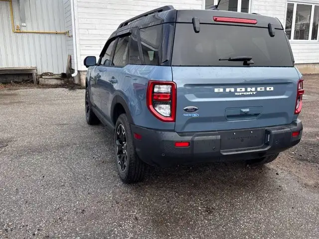 2025 Ford Bronco Sport Outer Banks 4WD | Leather | Heated Seats - Photo 5
