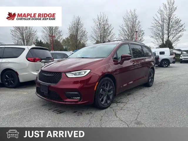 2022 Chrysler Pacifica Touring L | Fresh Trade-In!