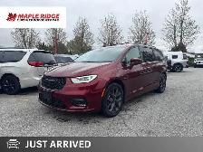2022 Chrysler Pacifica Touring L | Fresh Trade-In!