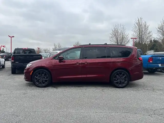 2022 Chrysler Pacifica Touring L | Fresh Trade-In! - Photo 4