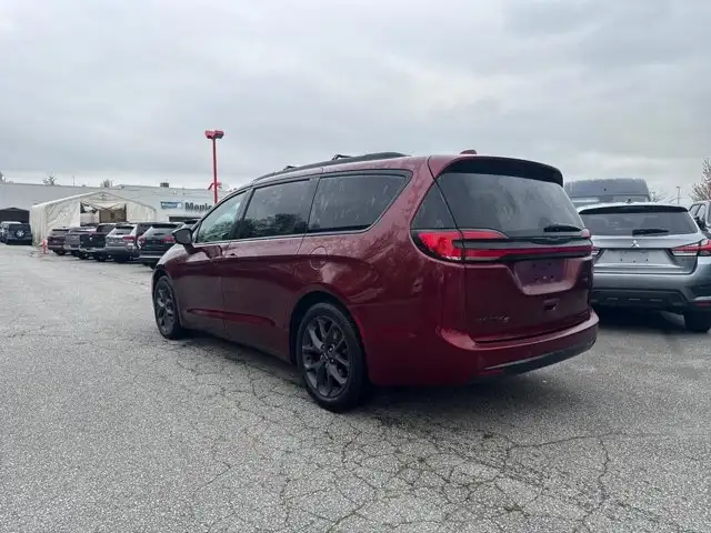2022 Chrysler Pacifica Touring L | Fresh Trade-In! - Photo 5