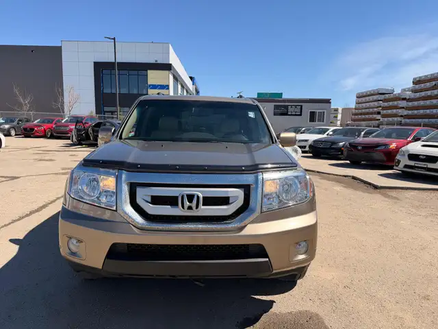 2011 Honda Pilot Touring : One Owner, Low Mileage - Photo 2