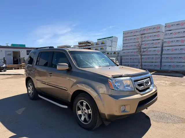 2011 Honda Pilot Touring : One Owner, Low Mileage - Photo 3