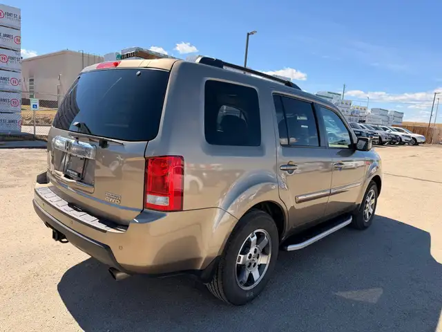 2011 Honda Pilot Touring : One Owner, Low Mileage - Photo 4