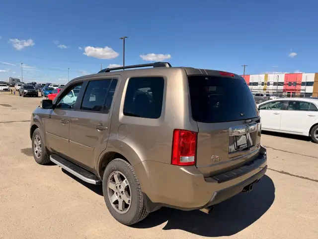 2011 Honda Pilot Touring : One Owner, Low Mileage - Photo 6