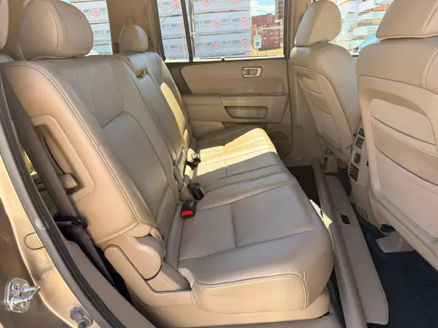 2011 Honda Pilot Touring : One Owner, Low Mileage - Photo 9