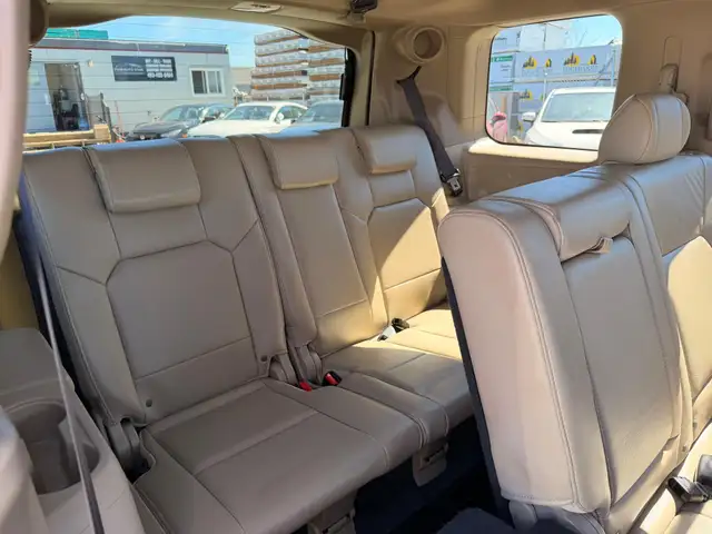 2011 Honda Pilot Touring : One Owner, Low Mileage - Photo 10