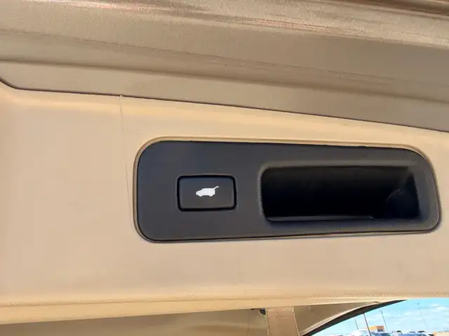 2011 Honda Pilot Touring : One Owner, Low Mileage - Photo 13