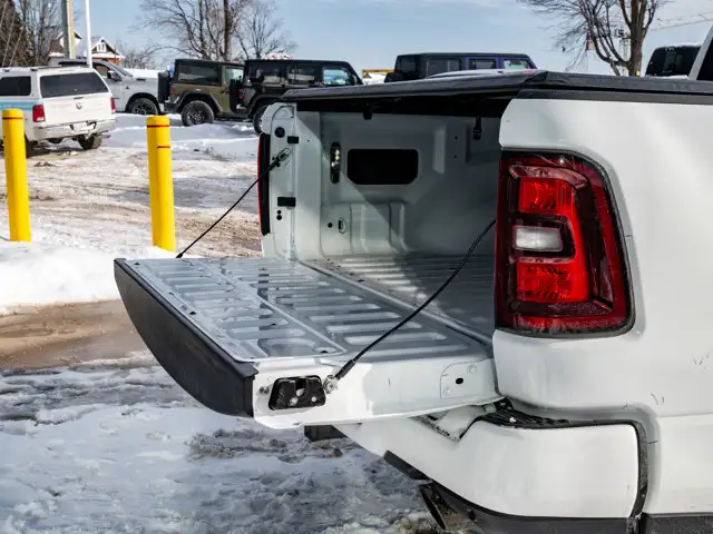2026 Ram 1500 Express - Photo 9