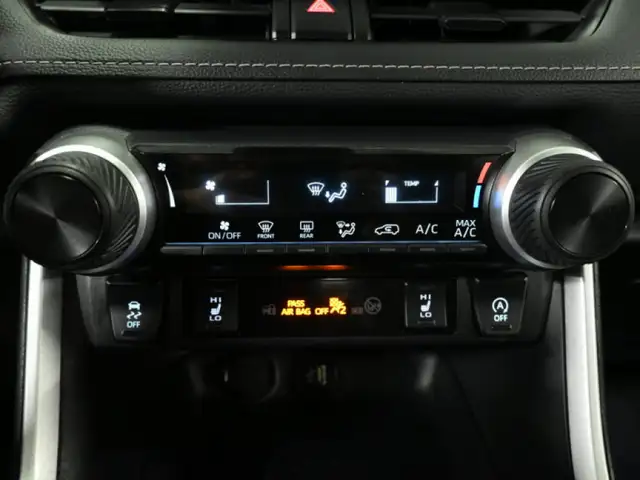 2024 Toyota RAV4 LE No Accident Radar Cruise Lane Assist Blind S - Photo 19