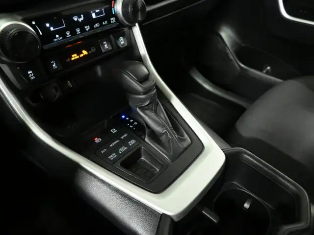 2024 Toyota RAV4 LE No Accident Radar Cruise Lane Assist Blind S - Photo 20