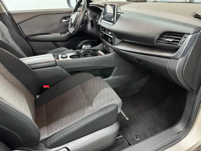 Nissan Rogue Sv Awd Mags Toit 2023 a vendre - Photo 15