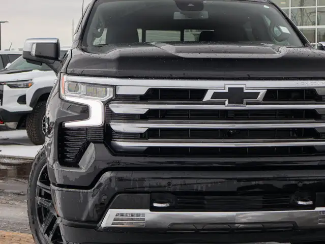 2024 Chevrolet Silverado 1500 High Country 5.3L Short Box - Photo 5