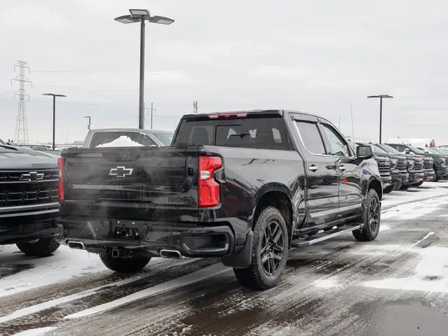 2024 Chevrolet Silverado 1500 High Country 5.3L Short Box - Photo 11